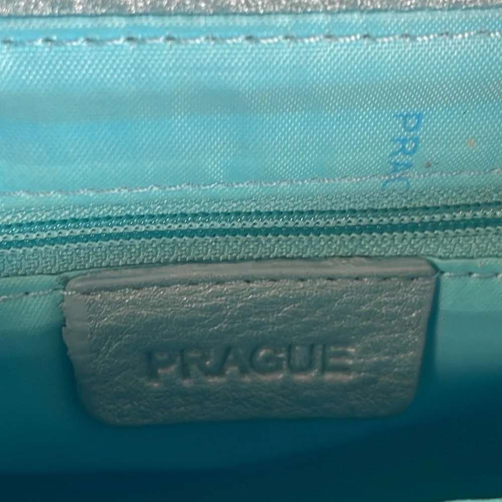 Prague Pearlized East west Pebble leather Handbag. - Picture 7 of 9